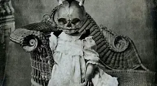 Creepy Vintage Halloween Costumes Wicker Chair