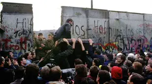 Famous Photos Berlin Wall