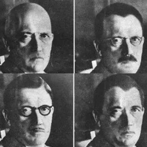 Famous Historical Moments That Were Photoshopped