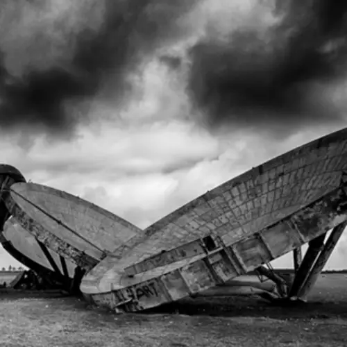 37 Eerie Scenes Of Abandoned Places Across The UK
