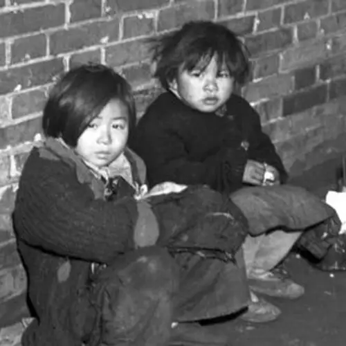 21 Harrowing Images From The Chinese Civil War