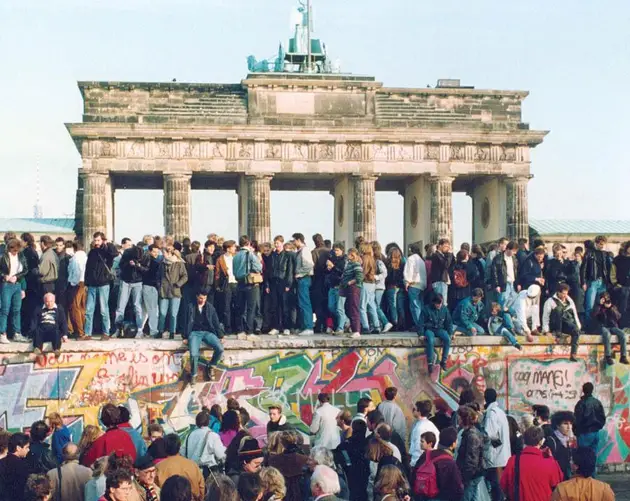 Berlin Wall Crowd