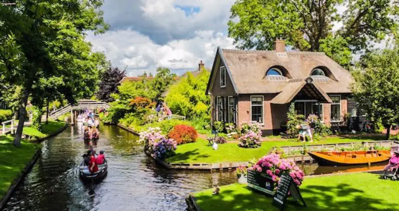 Giethoorn: The Enchanting Dutch Town Without Streets