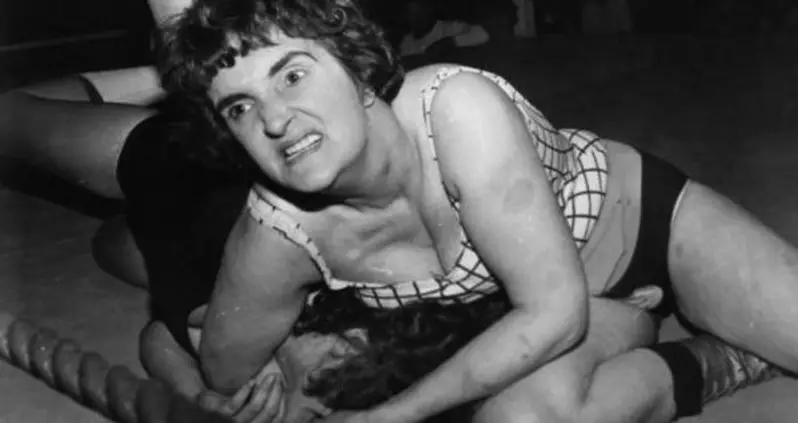 24 Raw Photos From The Wild Old Days Of Women’s Wrestling