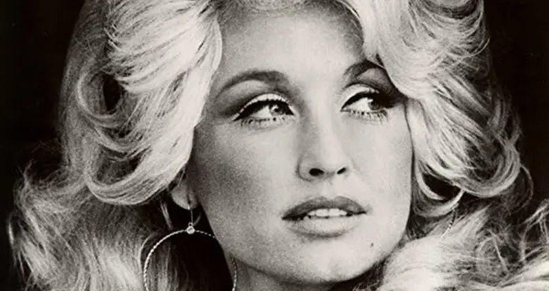 44 Glamorous Photos Of Dolly Parton, Country Music’s Greatest Diva