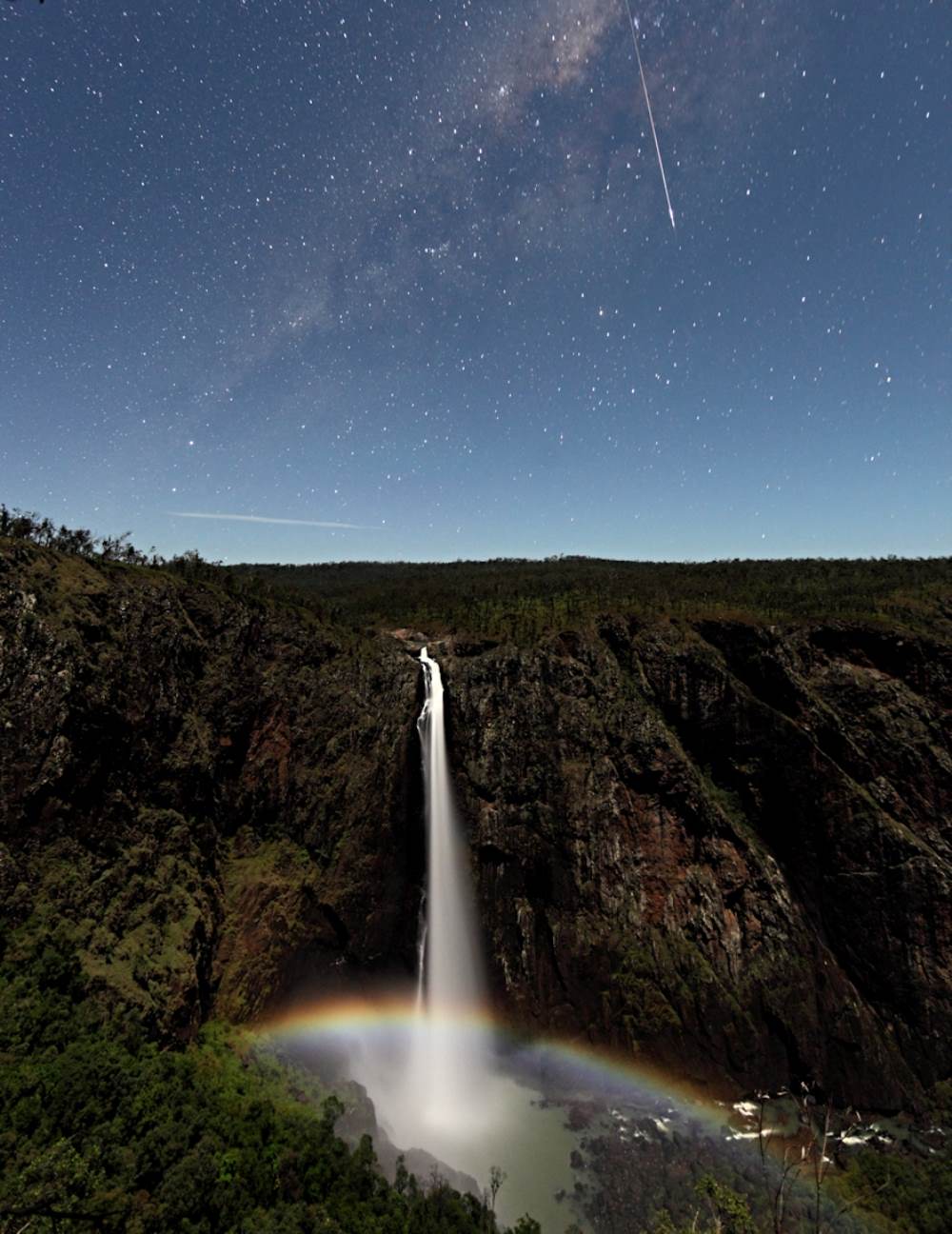 Meteor Over Wallaman Falls