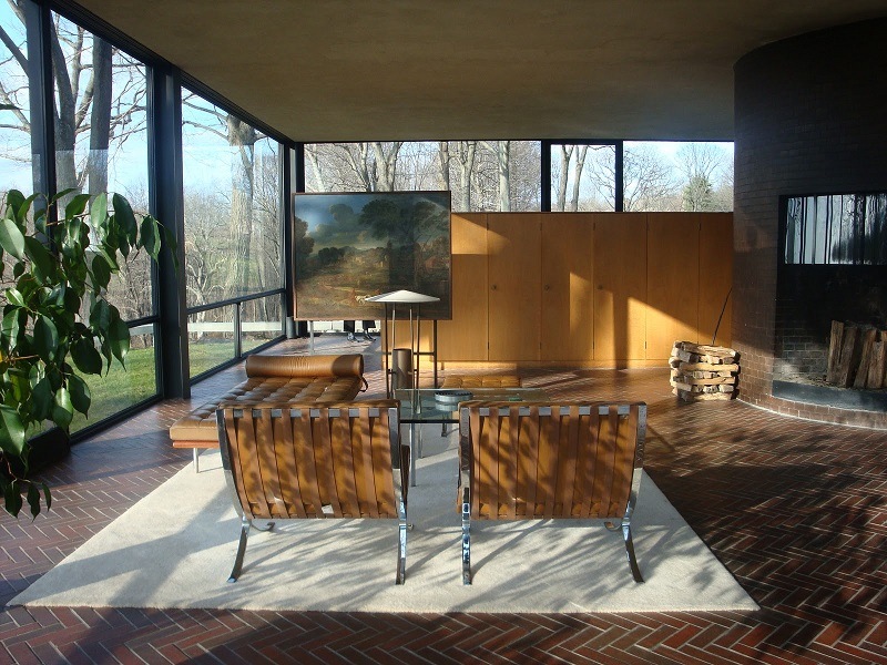 Visually Stunning Homes Designed by Philip Johnson