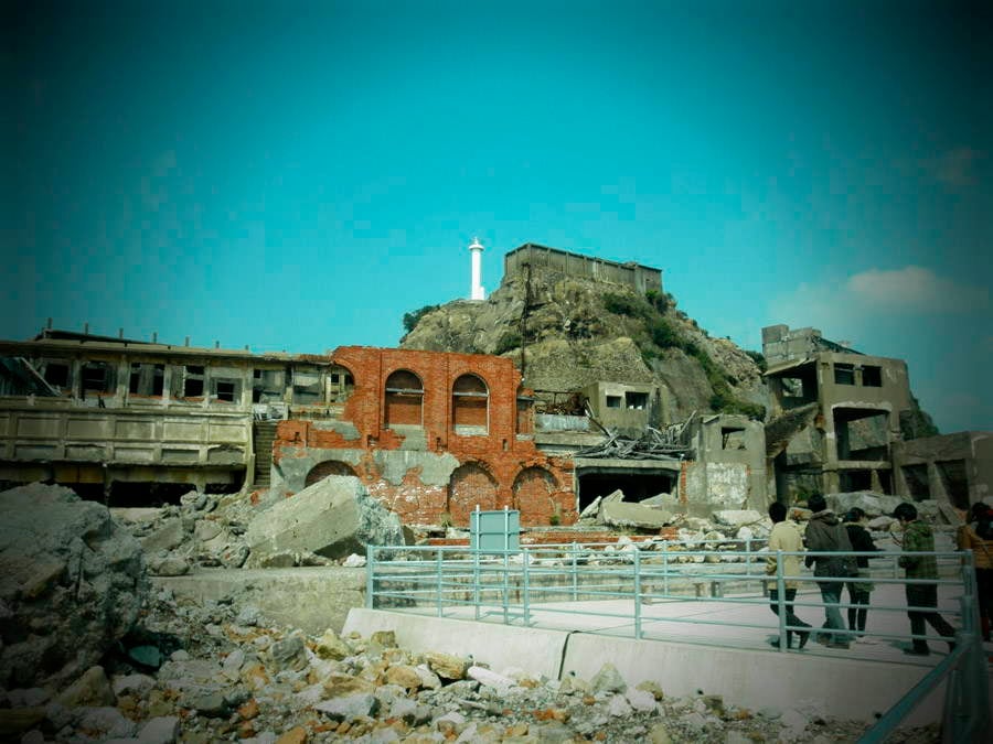 Abandoned Cities Battleship Tourists