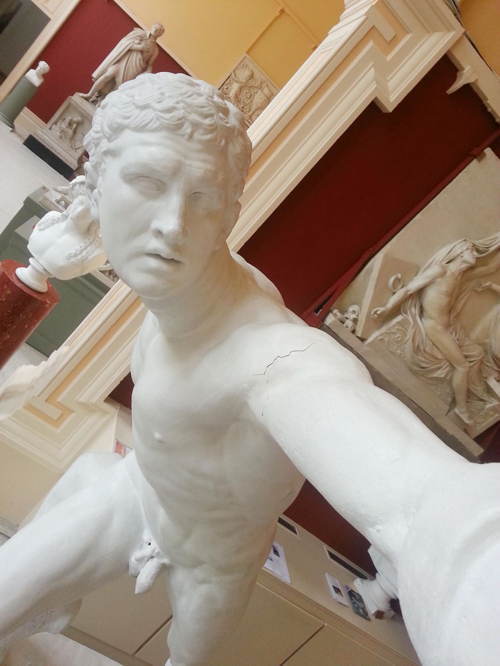 Statue Selfies Gaze