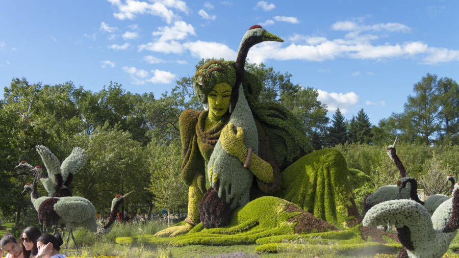 Inside The Montréal Botanical Garden In 33 Breathtaking Photos