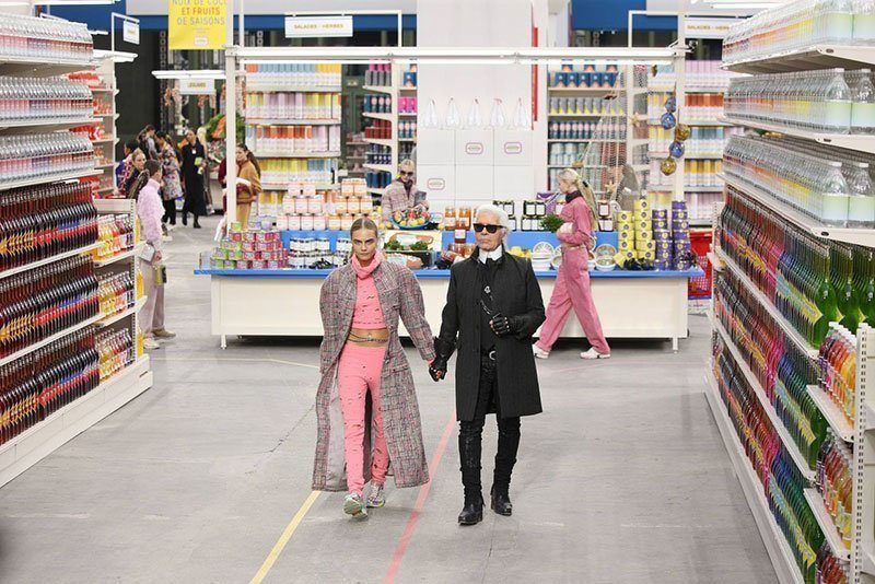 Surprising Photos of 2014 Karl Lagerfeld