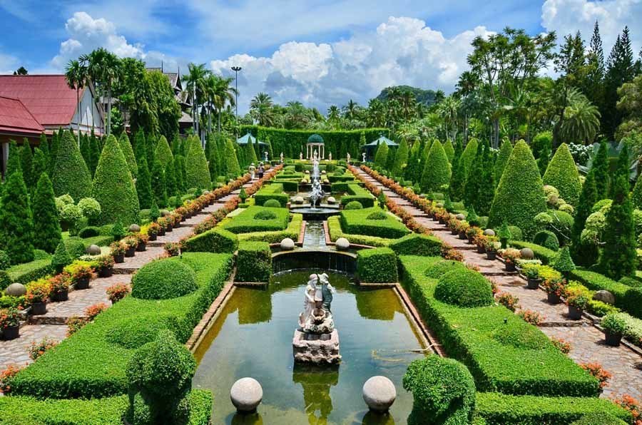 nong nooch courtyard fountains