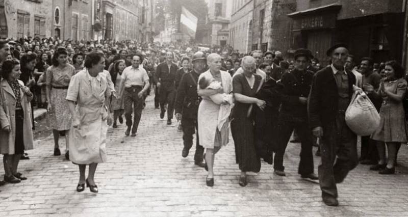 ugly-carnivals-when-liberated-france-was-a-demonizing-france