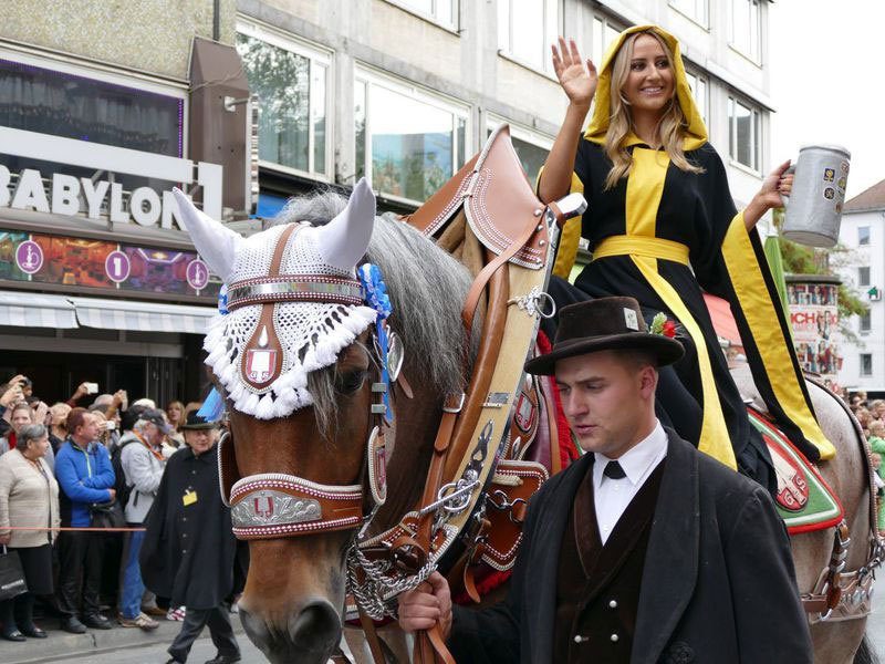 Oktoberfest 2015 Munchner Kindl Ceremony