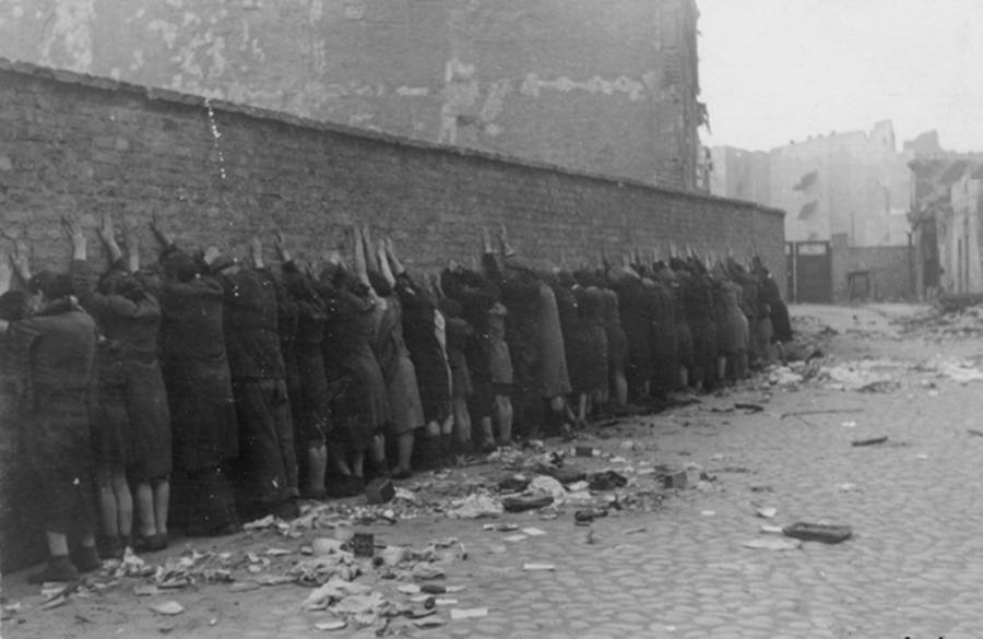 Warsaw Ghetto Uprising: 33 Harrowing Photographs