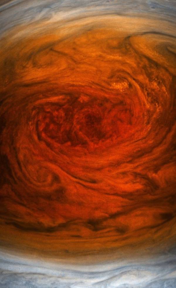 stunning-new-photos-give-closest-ever-look-at-jupiter-s-famous-and