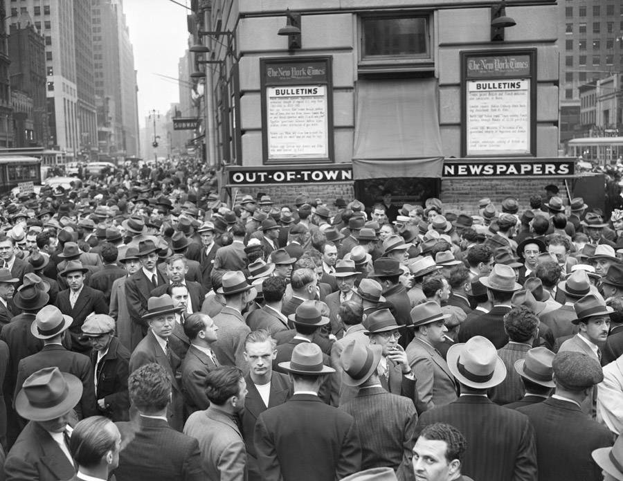 30 Vintage Photos Of Times Square Before It Fell Into Disrepair
