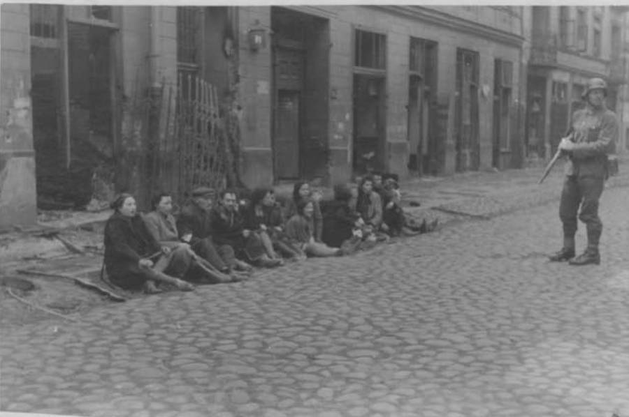 Jewish Ghettos Of The Holocaust In 55 Heartbreaking Photos Free Hot