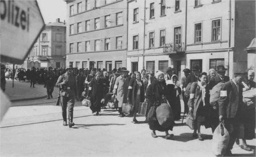 Jewish Ghettos Of The Holocaust In 55 Heartbreaking Photos