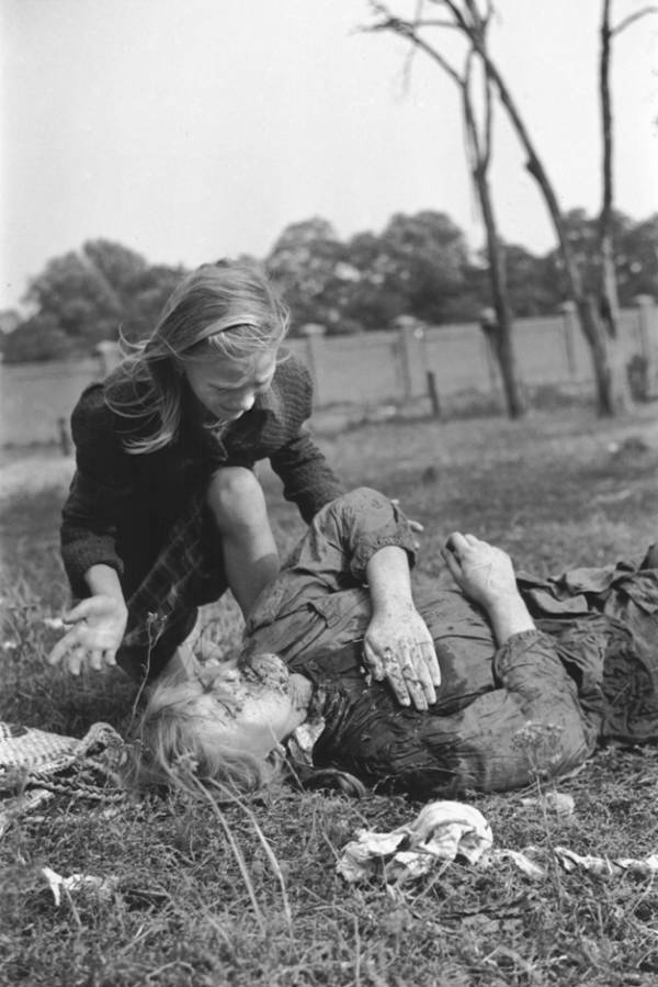 Polish Girl Killed By German Bombing