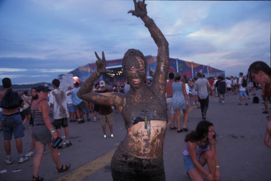 33 Disturbing Photos That Show How Woodstock 99 Devolved Into A