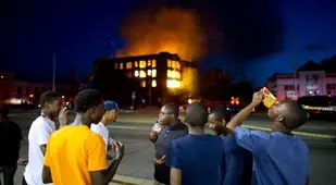 Detroit People Burning Building