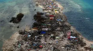 Climate Migrants Typhoon Haiyan Destruction