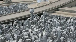 Pictures Of Wat Rong Khun