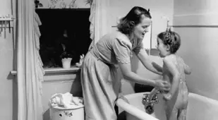 american mother 1941 daughter bathing