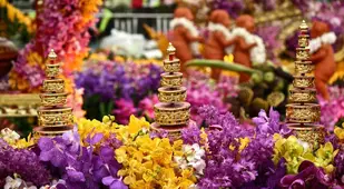 chelsea flower show buddhism