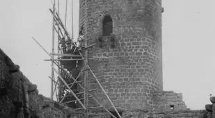 Chateau Dandlau Tower Under Construction