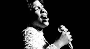 Gladys Knight Singing At The Copacabana Club