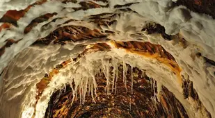 salt caves cardona spain