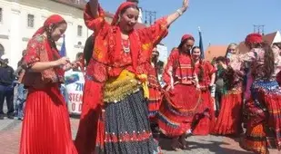Gypsies Dancing