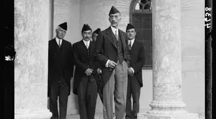 Leaders Column