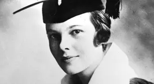 Amelia Earhart 1918