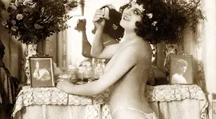 Risque Slip