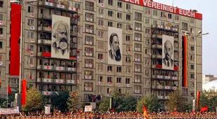 Large Portraits Flags
