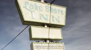 Lake Shore Inn Sign