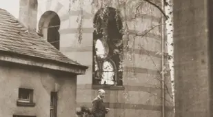 Nazi Officials Inspect Synagogue