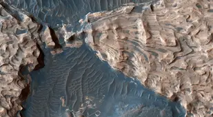 Aram Chaos Crater