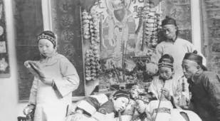Chinese Lounging In An Opium Den In 1900