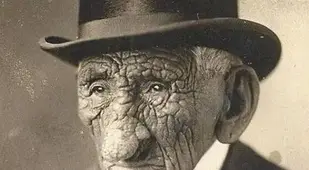 Weird Picture Of John Smith