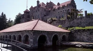 Singer Castle Dock