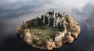 Mcdermotts Castle With Changing Foliage