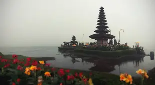 Para Ulun Danu Bratan