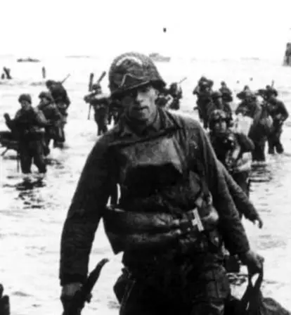 Soldiers On Utah Beach