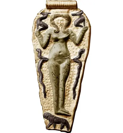 Asherah Pendant Featured