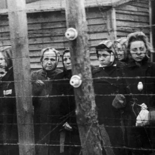 24 Photos Of Life Inside Ravensbrück, The Nazis' Only All-Female Concentration Camp