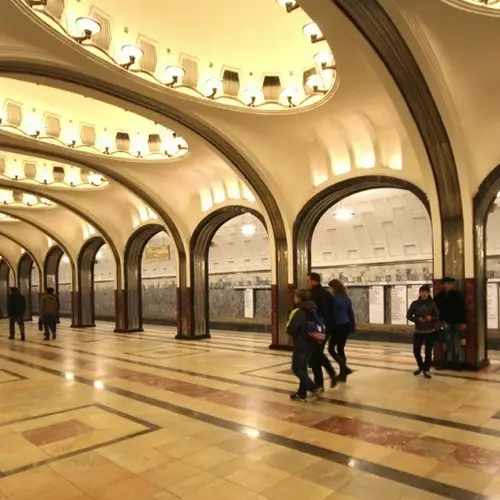 The Moscow Metro: A Mausoleum Of Revolutionary Ideals